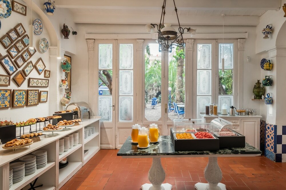 Фото Hotel Medium Renaixença