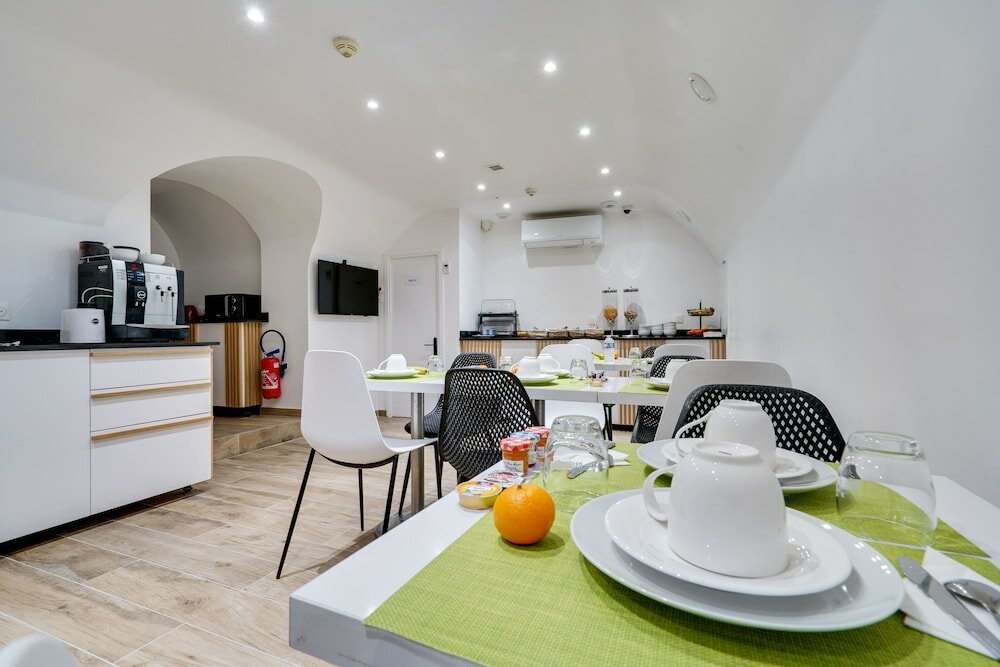 Фото Hotel B Square