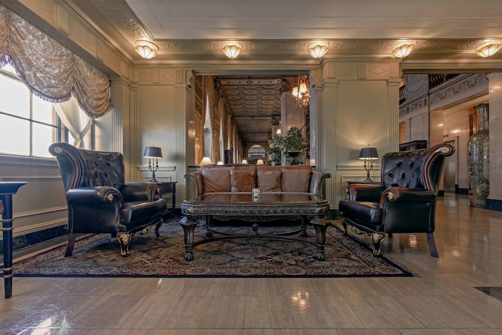 Фото The Brown Hotel