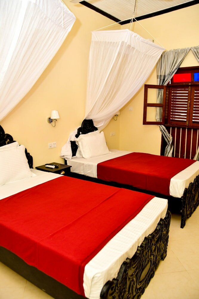 Фото Forodhani Park Hotel