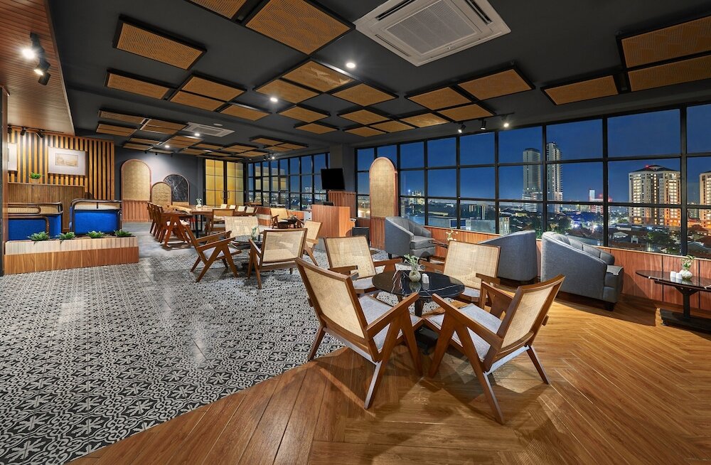 Фото Отель Aston Inn Jemursari