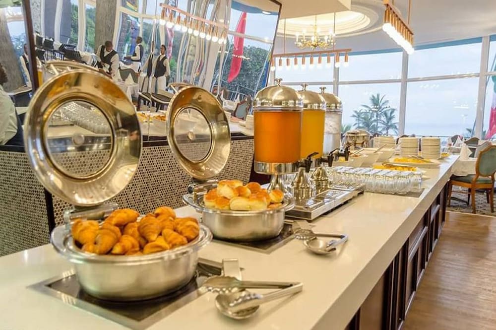 Фото The Blue Waters Hotel