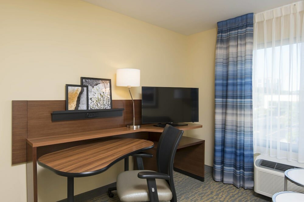 Фото Fairfield Inn & Suites Tampa Westshore Airport