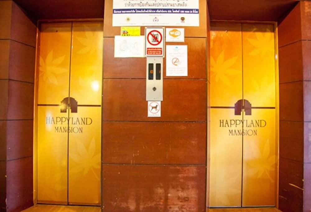 Фото Happyland Mansion