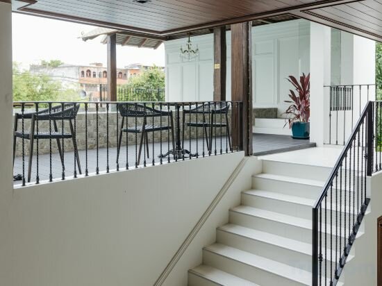 Фото Coucou Hotel