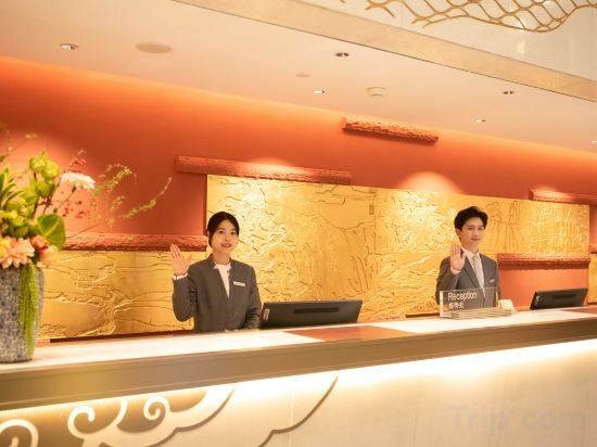 Фото Guangzhou Baiyun International Convention Center LN Dongfang Hotel