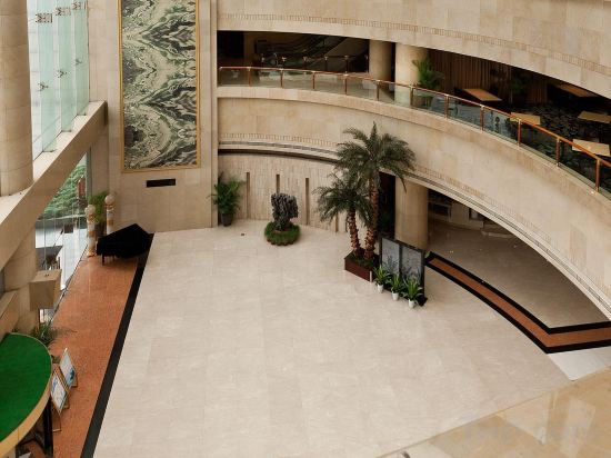 Фото Oriental Deluxe Hotel