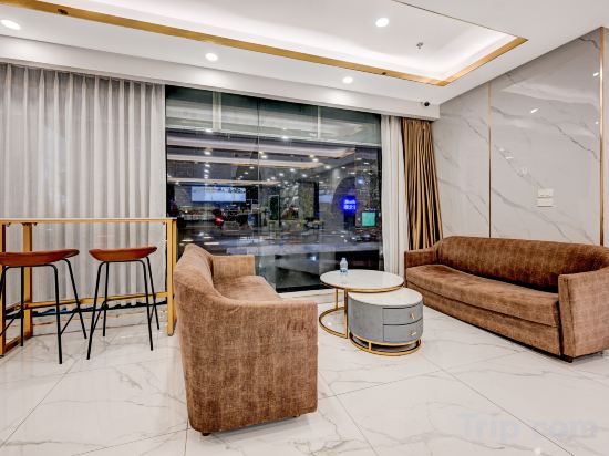 Фото The Travellers Hotel