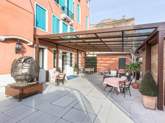 Фото Santa Chiara Hotel