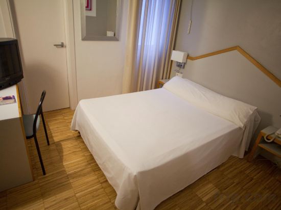 Фото Hotel Subur