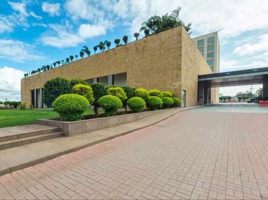 Фото Balaji Sarovar Premiere Solapur