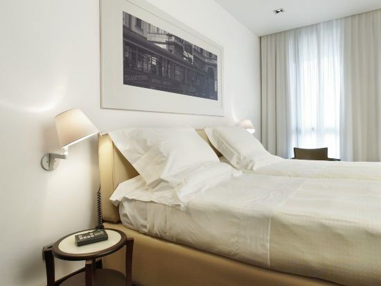 Фото UNAHOTELS Cusani Milano