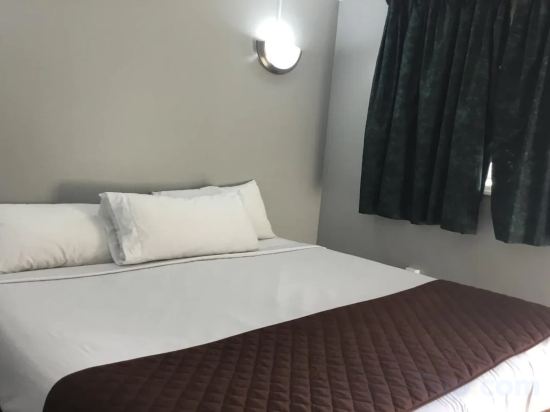 Фото Americas Best Value Inn Avenel Woodbridge