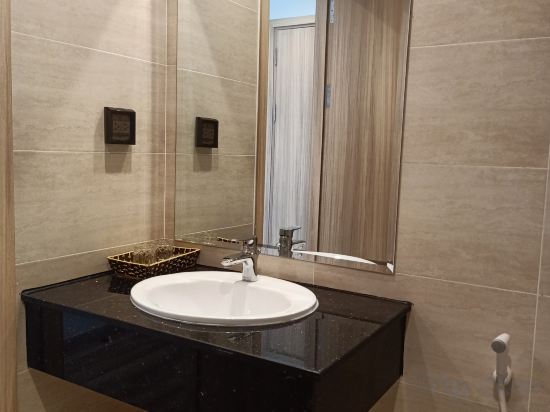 Фото Golden Dragon Hotel