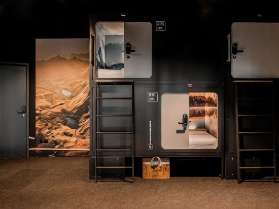 Фото Capsule Hotel - Alpine Garden Zurich Airport