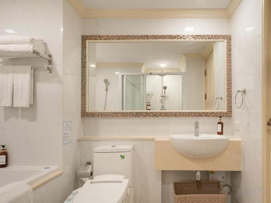 Фото Aspira Hana Executive Apartment Thonglor