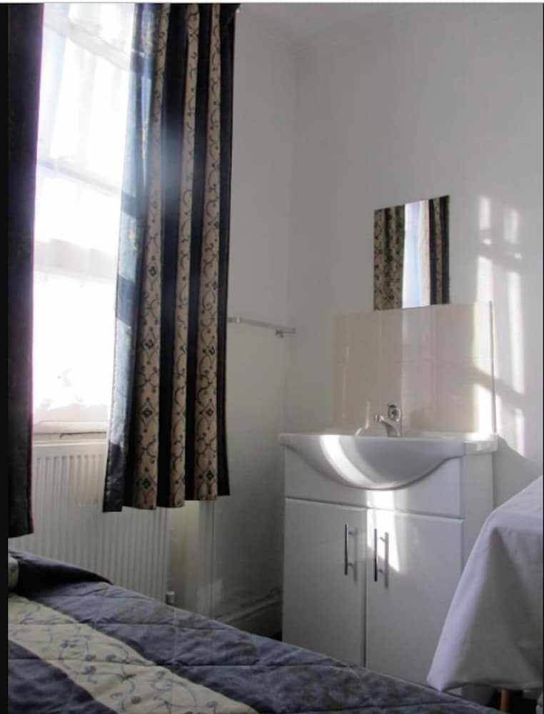 Фото Goodwood Hotel