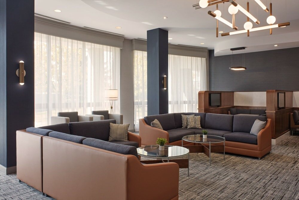 Фото Courtyard Mississauga - Airport Corporate Centre West