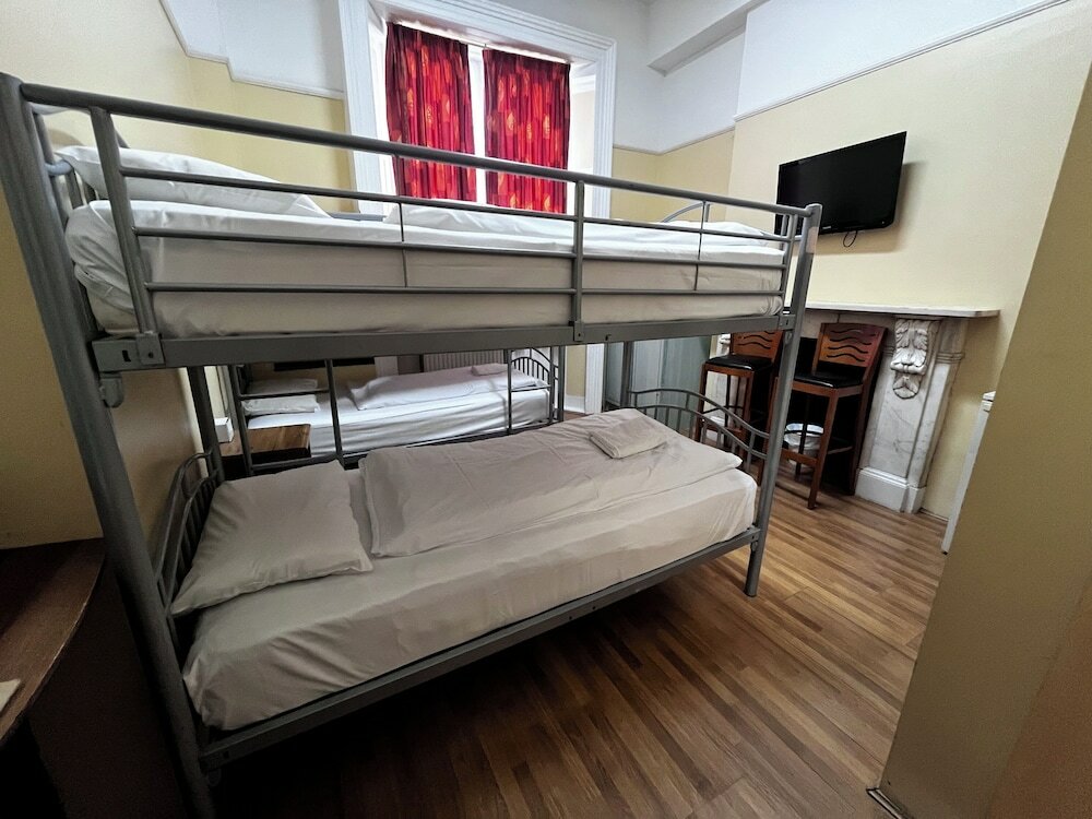 Фото Dolphin Inn