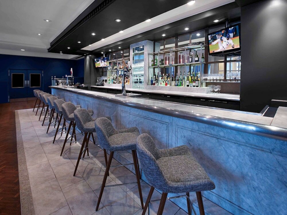 Фото Novotel Toronto Centre