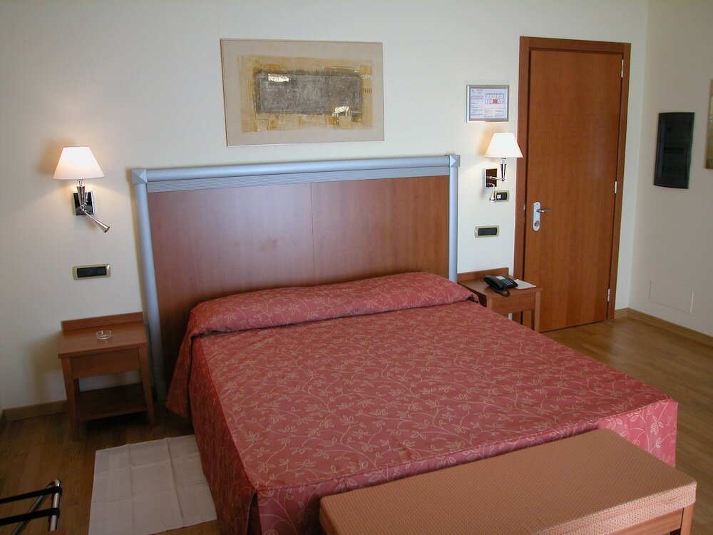 Фото West Florence Hotel