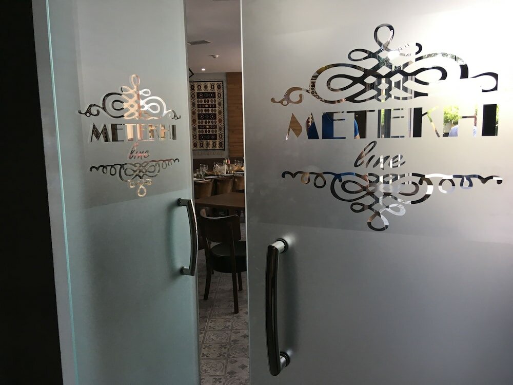 Фото Metekhi Line