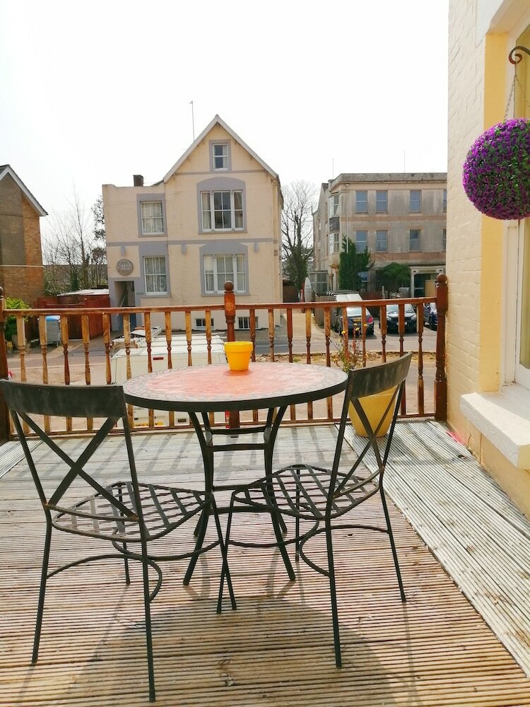 Фото Bourne Hall Hotel