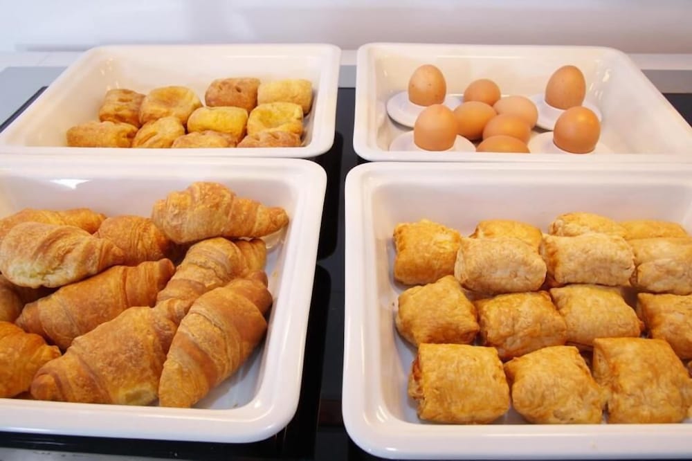 Фото Breeze Boutique Hotel