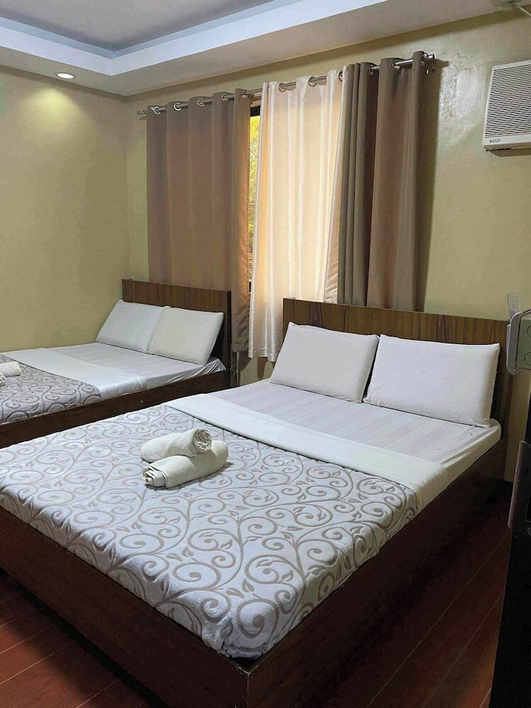 Фото East Square Inn