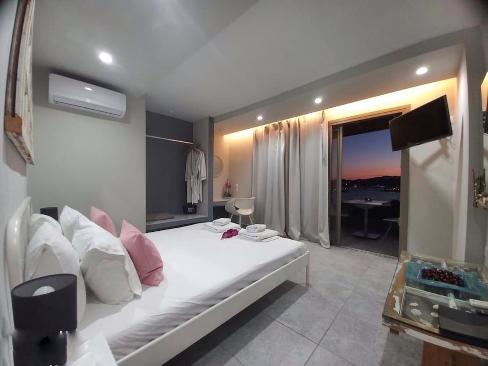 Фото Core Luxury Suites