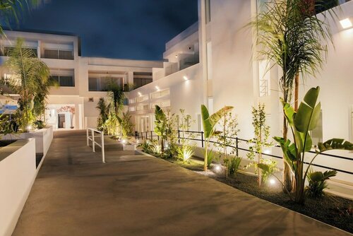 Гостиница Abacus Suites в Айя-Напе