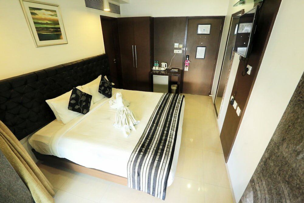 Фото Oriental Residency Hotel