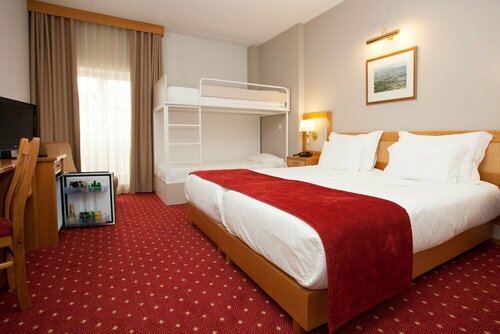 Внешний вид отеля Hotel Rainha D. Amelia, Arts & Leisure в Каштело-Бранку, фото 2