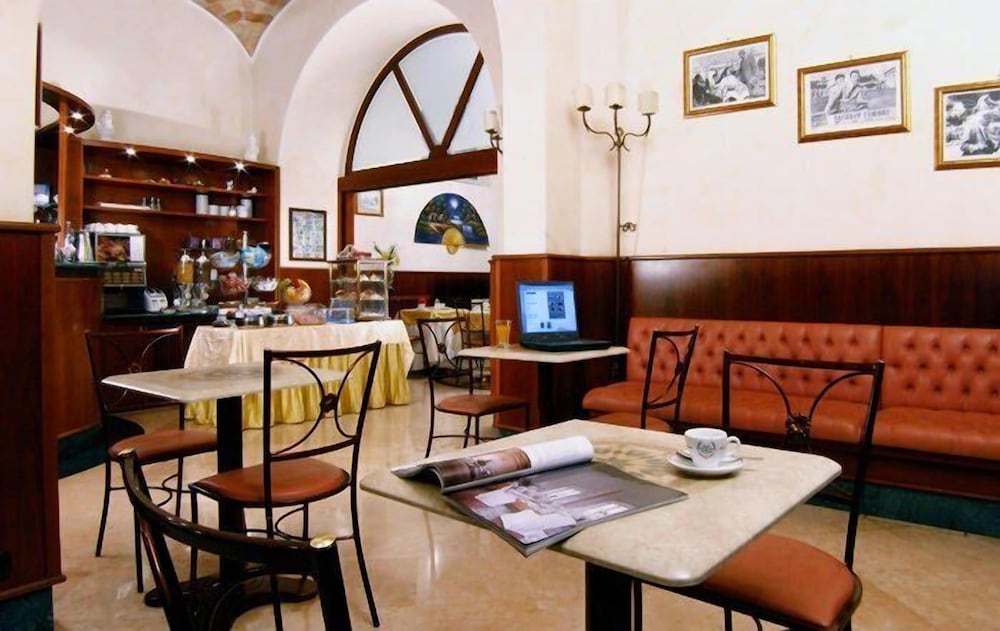 Фото Hotel Assisi