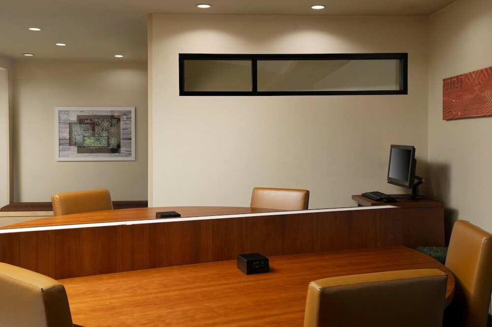 Фото TownePlace Suites by Marriott Ann Arbor