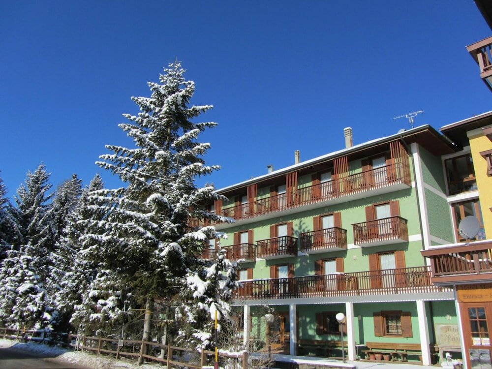 Фото Albergo Monteverde