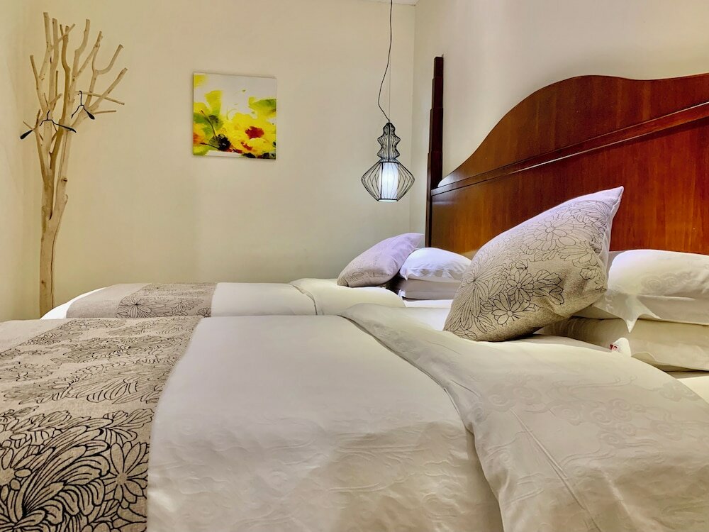 Фото Guilin Crystal Crescent Moon Hotel