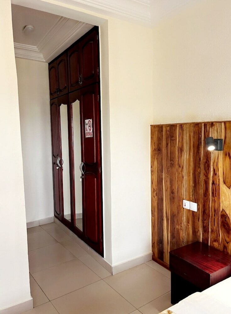 Фото Ngaliema Resort Club