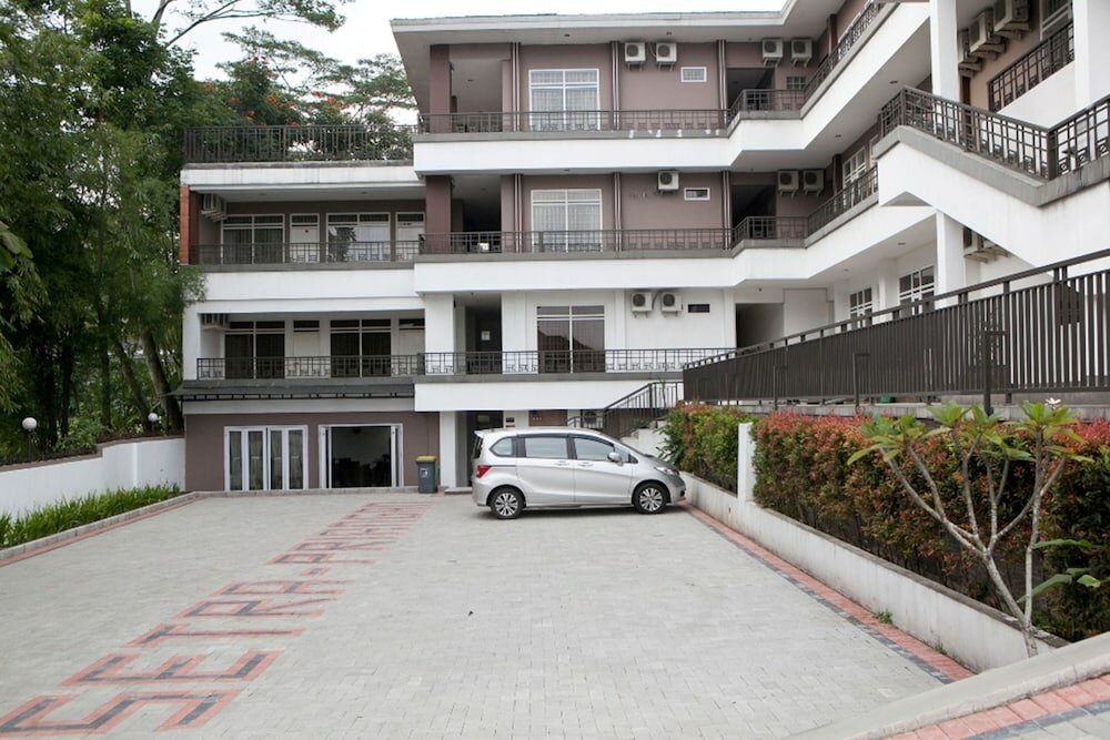 Фото RedDoorz Plus near Sukajadi 2