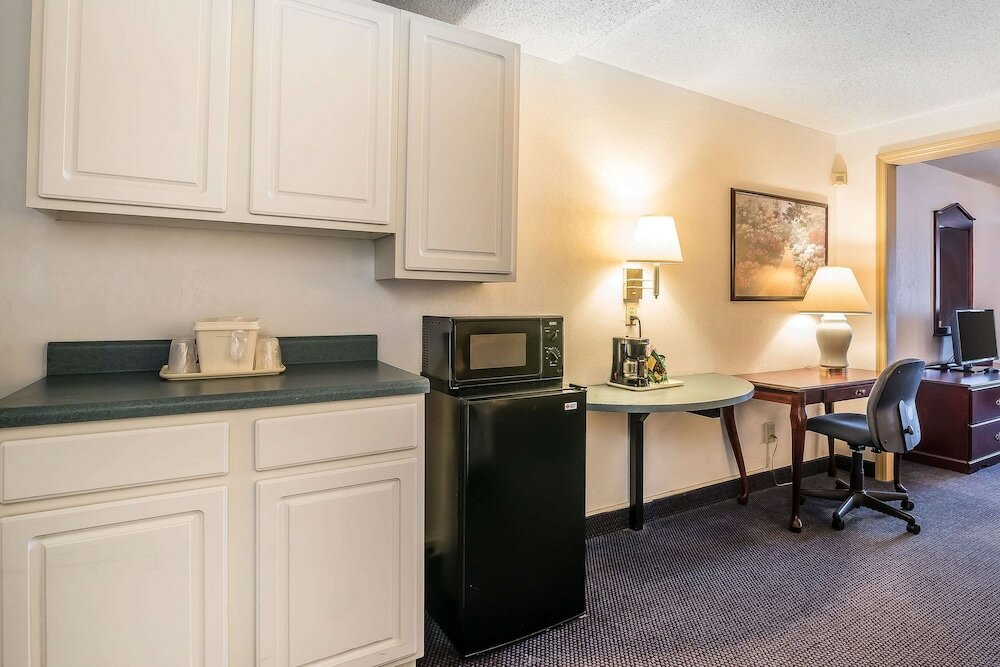 Фото Quality Inn & Suites Albany Airport