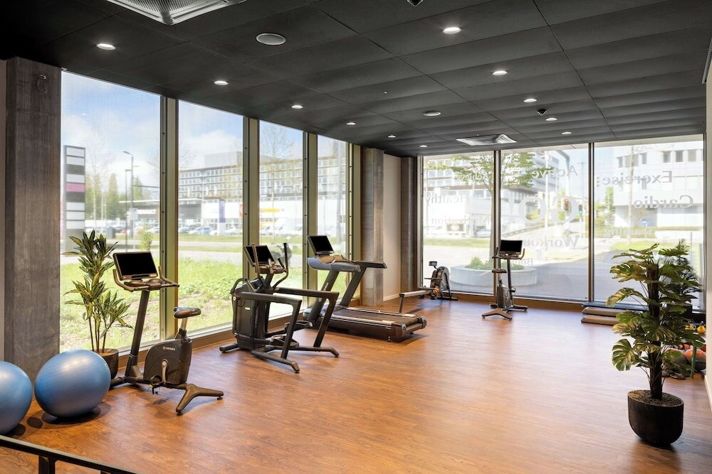 Фото Radisson Hotel & Suites Zurich 