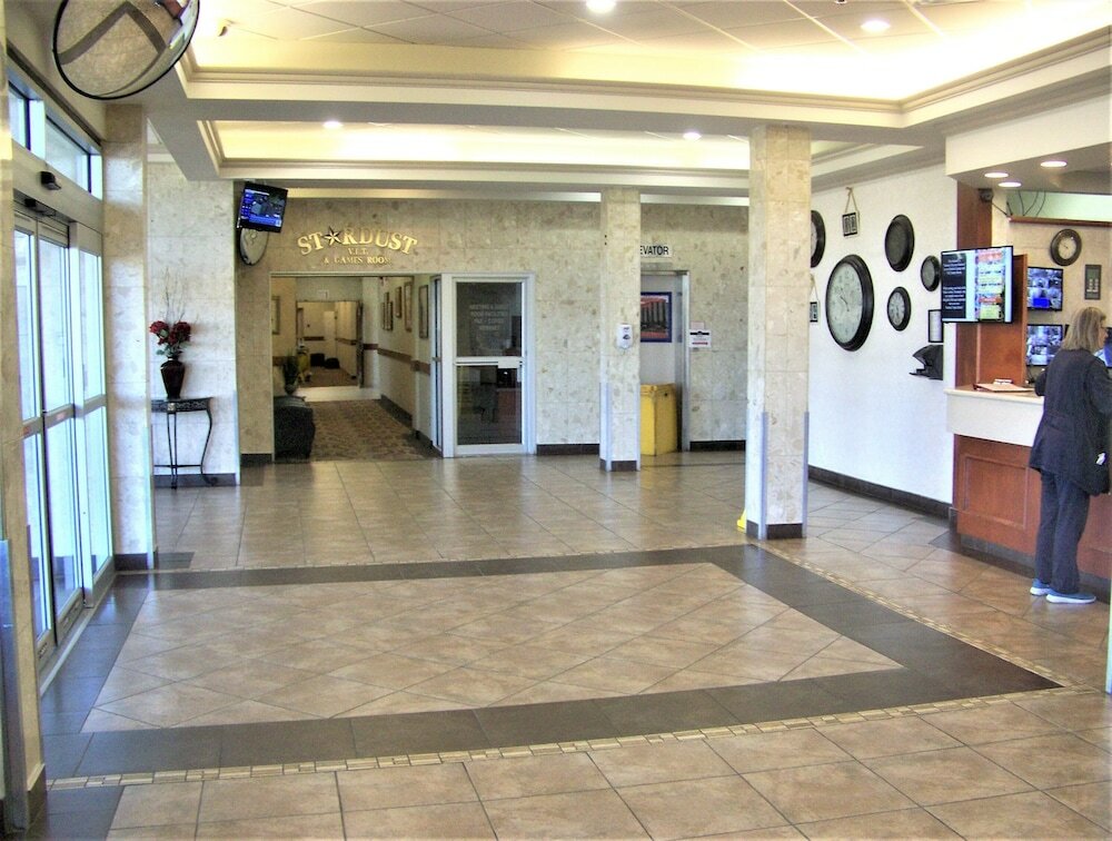 Фото Continental Inn & Suites