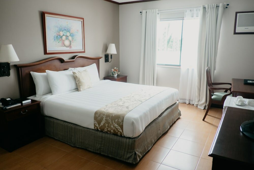 Фото East Asia Royale Hotel