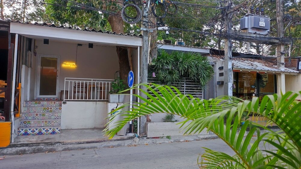 Фото Side Walk Boutique Hotel