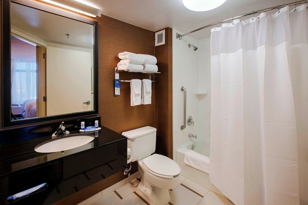 Фото Fairfield Inn by Marriott East Rutherford Meadowlands