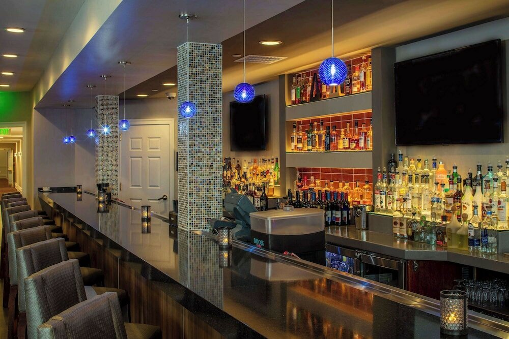 Фото Collegian Hotel & Suites Trademark Collection by Wyndham