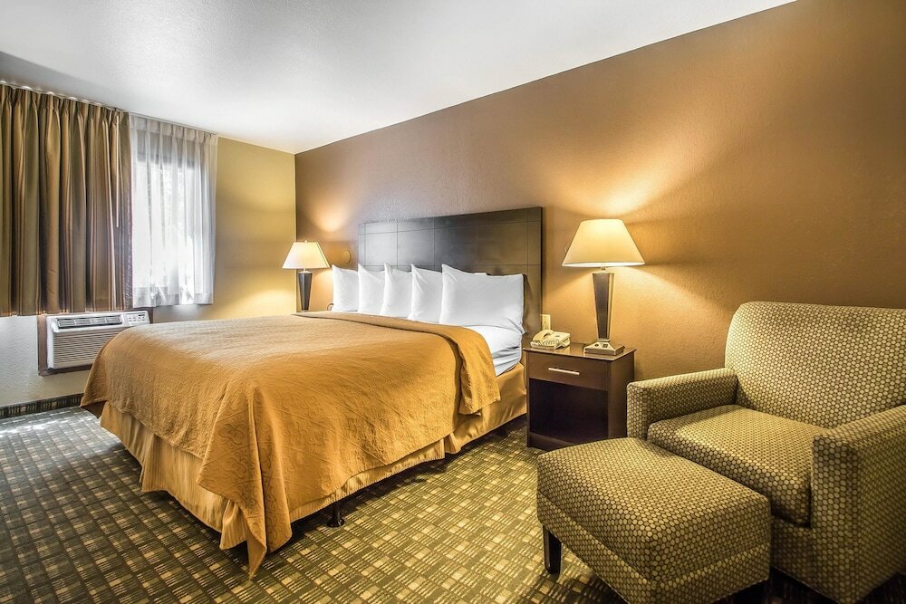 Фото Quality Inn & Suites Decorah