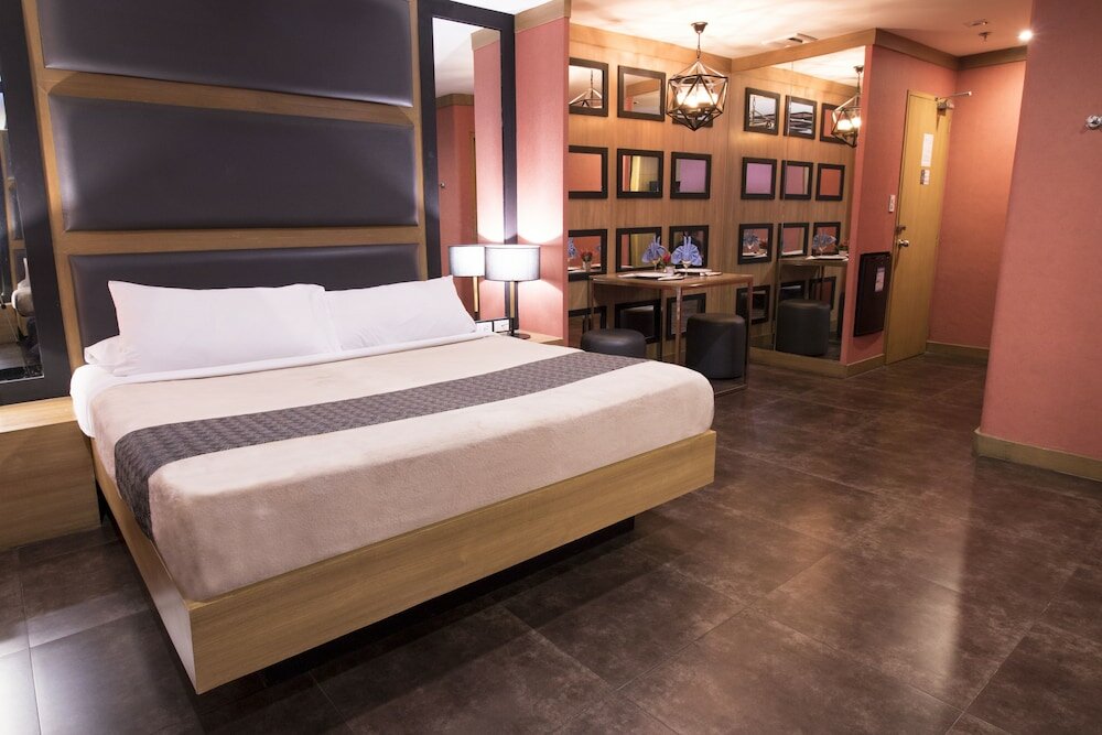 Фото Victoria Court Malabon