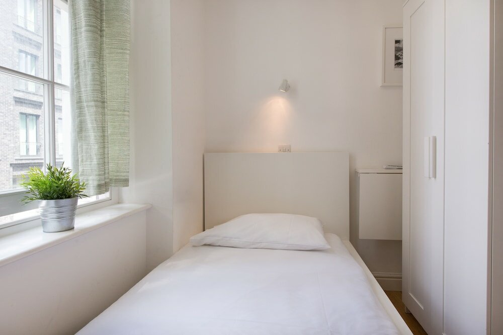 Фото Charlotte Street Apartments by Allô Housing