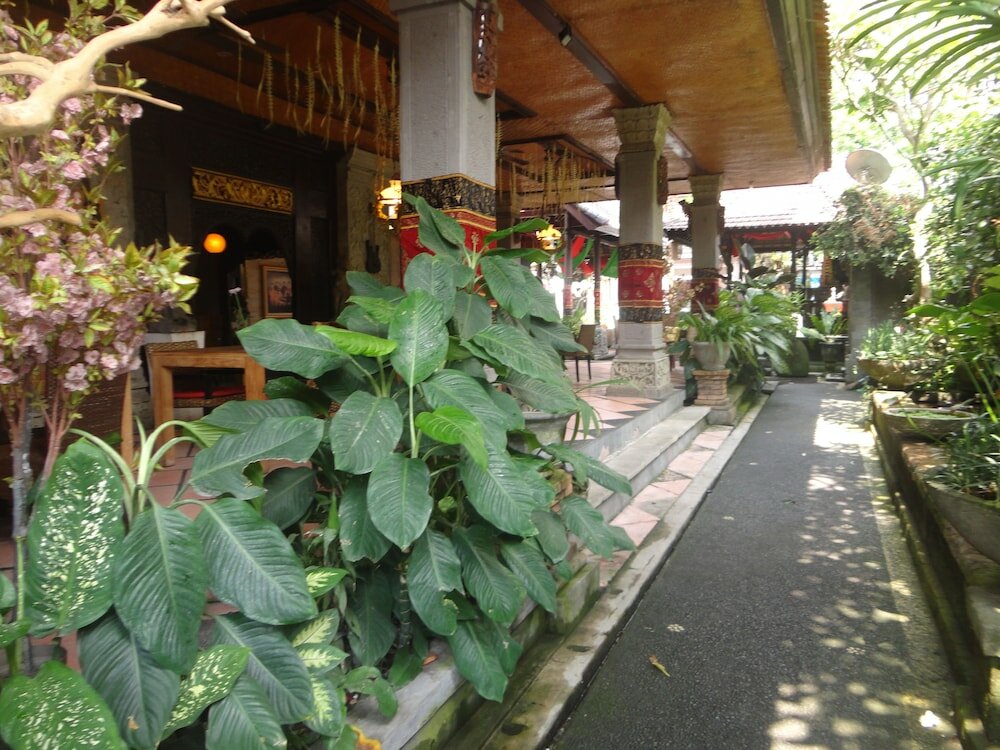 Фото Monkey Forest Bungalow